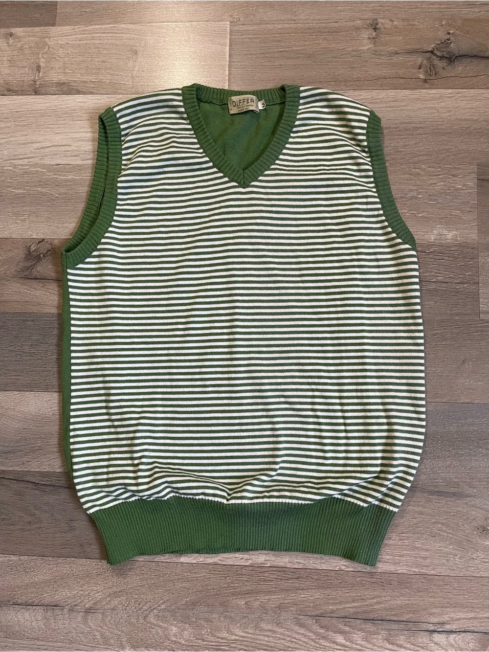 Vtg 80s 90s Differ Striped Knit Sweater Vest Green White V-Neck Pullover Size M